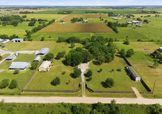 Homes for sale in Needville, TX | 9318 E Creek Bend Dr, Needville, TX 77461 | MLS# 86988555
