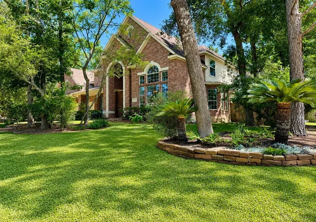 1st image of 6 Meadow Rose Pl, Spring, TX 77382 | MLS# 82469825