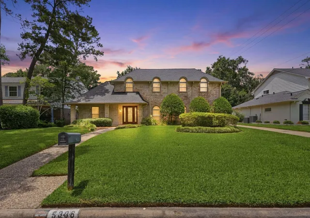 Homes for sale in Houston, TX | 5306 Dana Leigh Dr, Houston, TX 77066 | MLS# 74058735