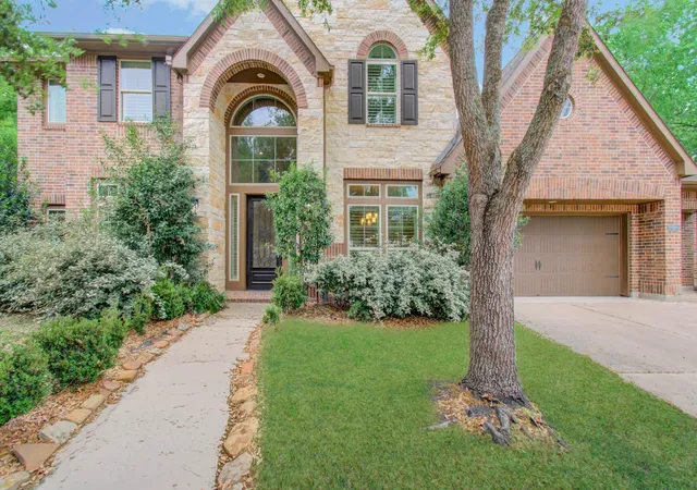 Photo 2 of Single family home for sale at 62 Fort Arbor Ln, Missouri City, TX 77459 | MLS# 75308292 | Listing updated on 2026-10-09