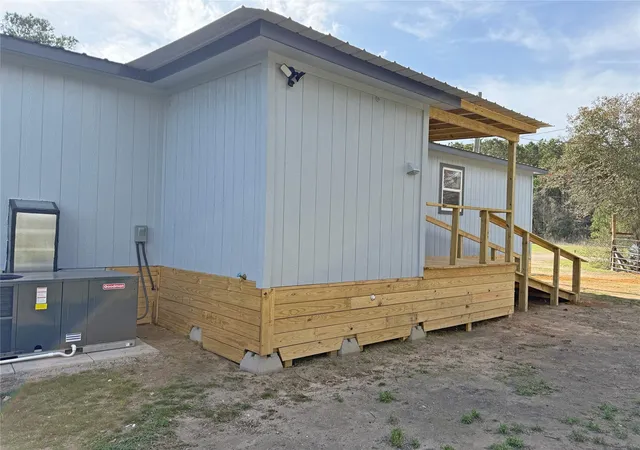 Photo 4 of Single family home for sale at 325 Bar Park Loop, Coldspring, TX 77331 | MLS# 64163475 | Listing updated on 2026-07-18