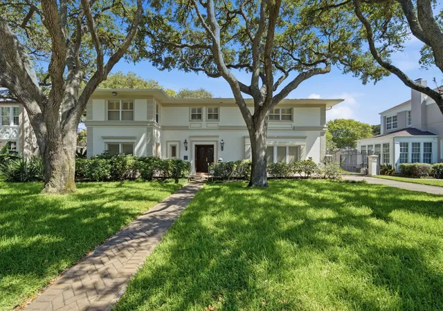 Photo 4 of Sale Pending at 4814 Denver Dr, Galveston, TX 77551 | MLS# 91987655 | Listing updated on 2026-09-15