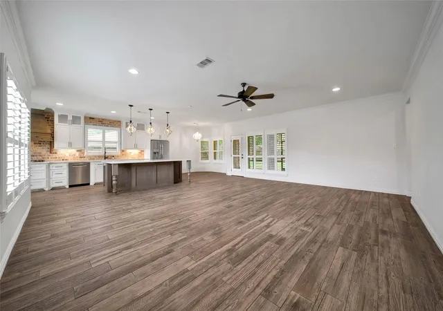 Photo 3 of Sale Pending at 237 Any Way St, Lake Jackson, TX 77566 | MLS# 9203594 | Listing updated on 2026-09-20