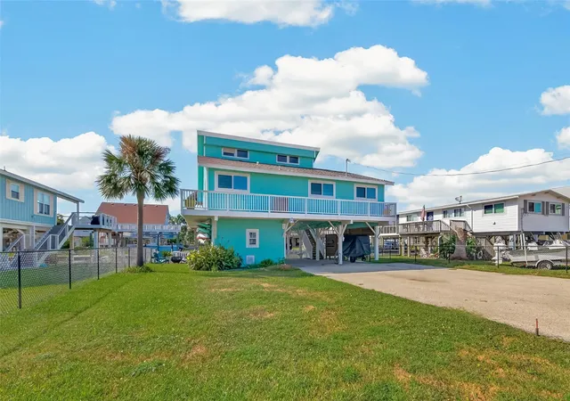 Photo 3 of Single family home for sale at 21818 Matagorda Dr, Galveston, TX 77554 | MLS# 30820204 | Listing updated on 2026-08-24