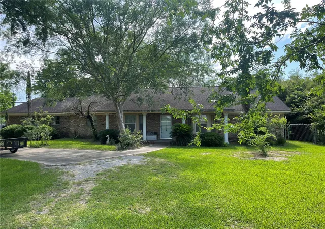 1st image of 16719 Mclean Road, Pearland, TX 77584 | MLS# 33622302