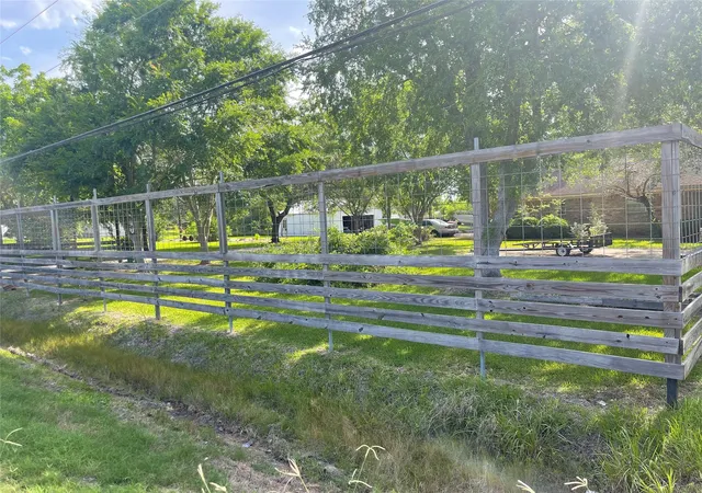 4th image of 16719 Mclean Road, Pearland, TX 77584 | MLS# 33622302