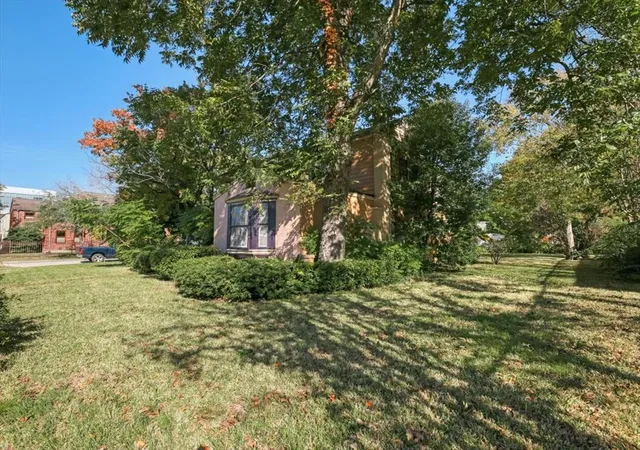 3rd image of 2001 Binz St, Houston, TX 77004 | MLS# 50868051