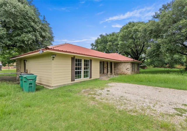 Homes for sale in Madisonville, TX | 970 Martin Rd, Madisonville, TX 77864 | MLS# 38157646