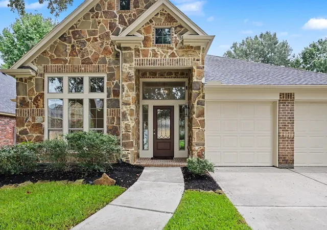 Photo 3 of Single family home for sale at 1414 Laura Hills Ln, Spring, TX 77386 | MLS# 92527164 | Listing updated on 2026-09-09