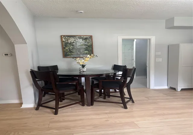 2nd image of 125 N Shirley St, Alvin, TX 77511 | MLS# 95039523