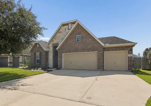 2nd image of 2148 Colonial St, Alvin, TX 77511 | MLS# 37849594