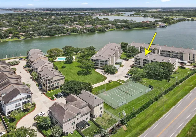 2nd image of 18809 Egret Bay Blvd #214, Houston, TX 77058 | MLS# 95313924