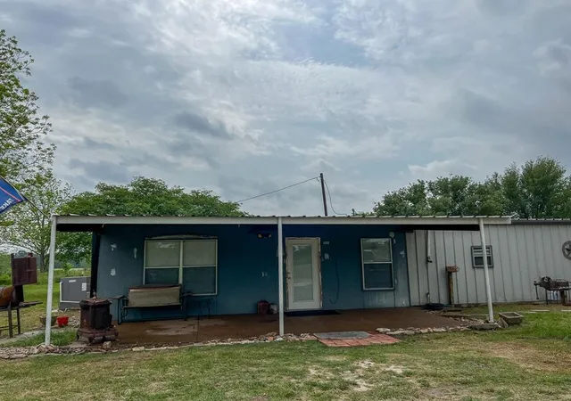 4th image of 1 County Road 3620, Lovelady, TX 75851 | MLS# 96155921