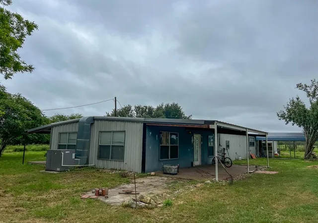 5th image of 1 County Road 3620, Lovelady, TX 75851 | MLS# 96155921