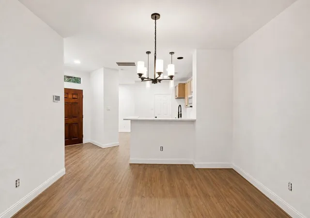 5th image of 47 Alderon Woods Pl, Spring, TX 77382 | MLS# 18115030
