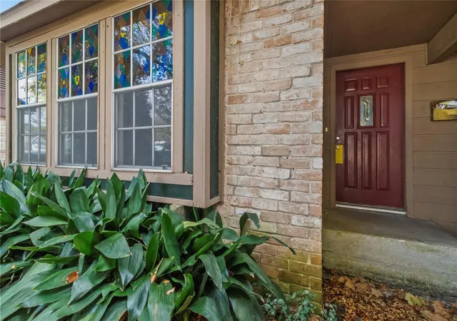 Photo 3 of Single family home for sale at 10702 Sagewillow Ln, Houston, TX 77089 | MLS# 5769610 | Listing updated on 2026-09-19