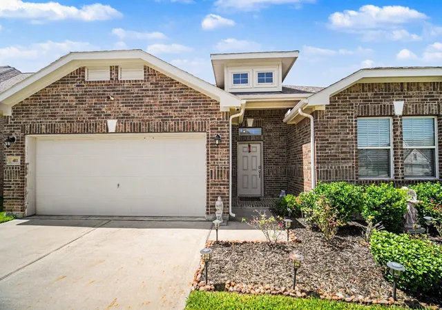 Photo 3 of Single family home for sale at 411 Asiatic Black Bear Way, Crosby, TX 77532 | MLS# 48673683 | Listing updated on 2026-10-07