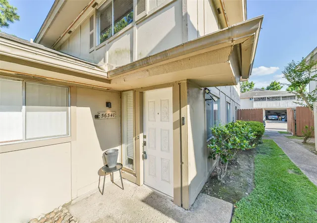 Homes for sale in Houston, TX | 5634 Birchmont Dr #22, Houston, TX 77091 | MLS# 28066938