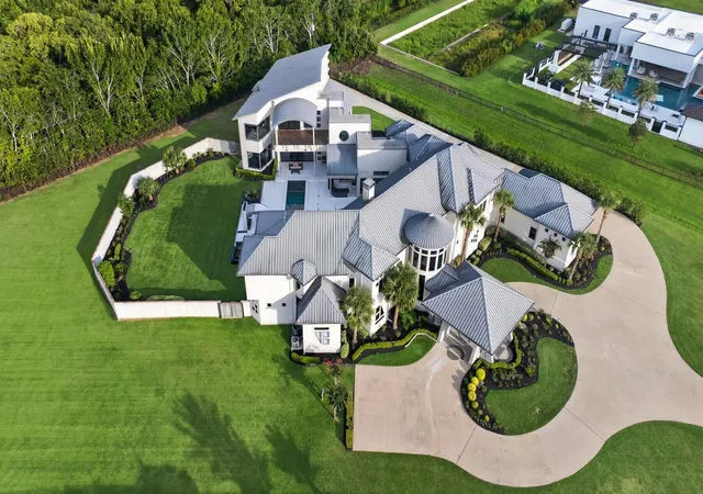 Photo 3 of Mansion for sale at 4043 Maranatha, Sugar Land, TX 77479 | MLS# 67073684 | Listing updated on 2026-10-04