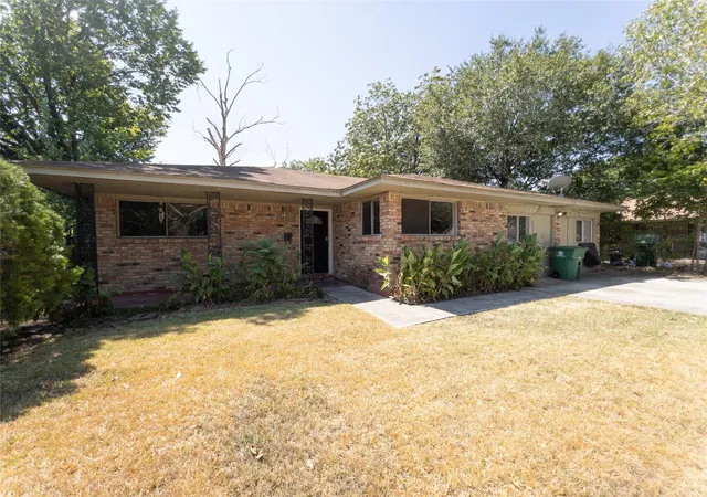 Photo 1 of Single family home for sale at 814 Eastlake St, Houston, TX 77034 | MLS# 92328746 | Listing updated on 2026-07-02