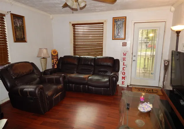 2nd image of 2449 Garwood Dr, Houston, TX 77091 | MLS# 59471042
