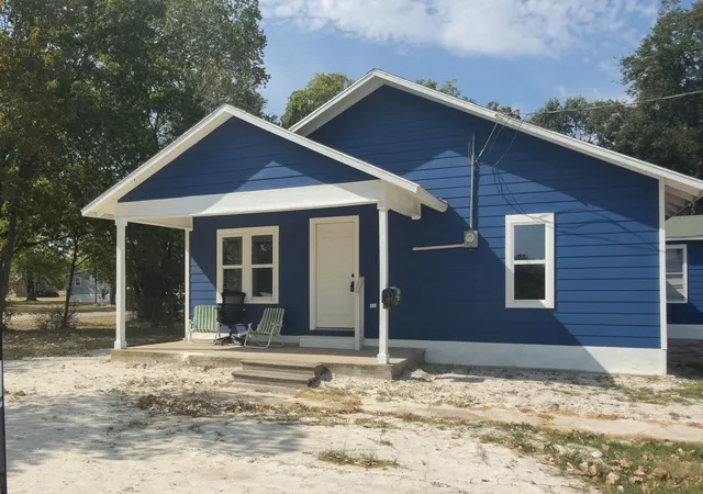 Photo 39 of Single family home for sale at 711 Jefferson St, Teague, TX 75860 | MLS# 15126739 | Listing updated on 2026-08-27