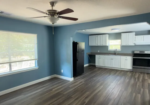Photo 4 of Single family home for sale at 711 Jefferson St, Teague, TX 75860 | MLS# 15126739 | Listing updated on 2026-08-27