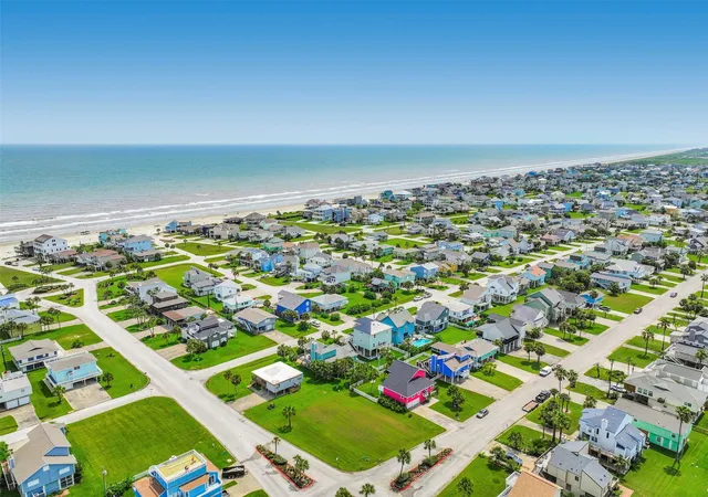 Photo 1 of Land for sale at 13703 Pirates Beach Blvd, Galveston, TX 77554 | MLS# 62684852 | Listing updated on 2026-08-31