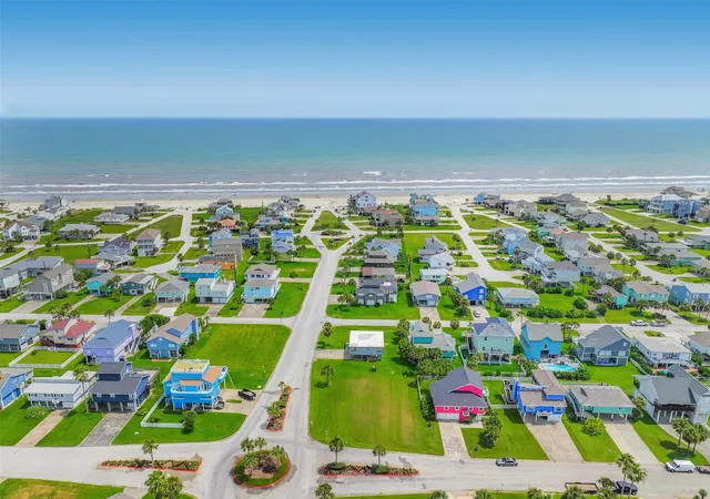 Photo 2 of Land for sale at 13703 Pirates Beach Blvd, Galveston, TX 77554 | MLS# 62684852 | Listing updated on 2026-08-31