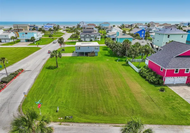 Photo 3 of Land for sale at 13703 Pirates Beach Blvd, Galveston, TX 77554 | MLS# 62684852 | Listing updated on 2026-08-31