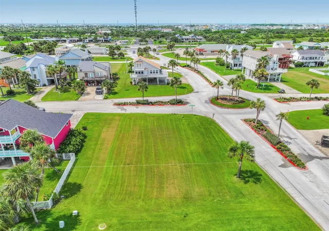 Photo 3 of Land for sale at 13703 Pirates Beach Blvd, Galveston, TX 77554 | MLS# 62684852 | Listing updated on 2026-08-31