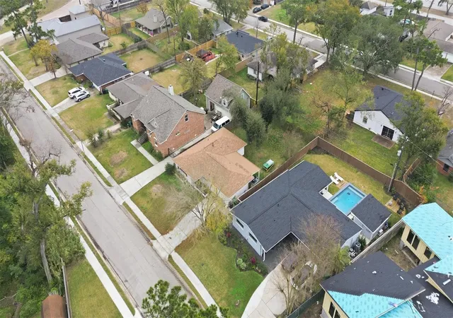 Homes for sale in Houston, TX | 6023 Pineshade Ln, Houston, TX 77008 | MLS# 12534760