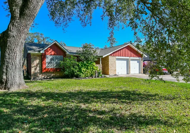 1st image of 129 Cannon St, Clute, TX 77531 | MLS# 64870036
