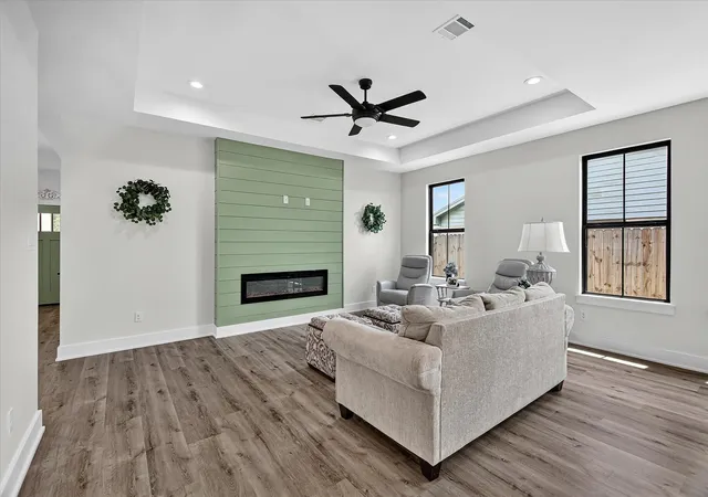 Photo 4 of Single family home for sale at 502 S Carroll St, La Porte, TX 77571 | MLS# 6146700 | Listing updated on 2026-09-12