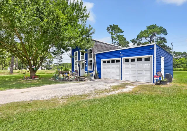 Photo 2 of Single family home for sale at 275 Commerce Ln, Highlands, TX 77562 | MLS# 46991725 | Listing updated on 2026-10-05