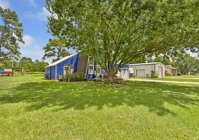 Photo 3 of Single family home for sale at 275 Commerce Ln, Highlands, TX 77562 | MLS# 46991725 | Listing updated on 2026-10-05