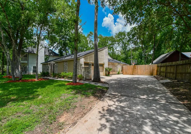 3rd image of 1710 Wildwood Ln, Richmond, TX 77406 | MLS# 48956598