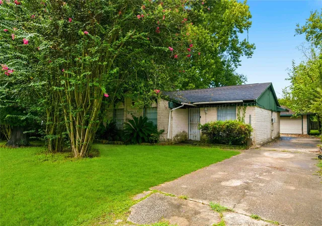 Single family home for sale at 6929 Hoffman St, Houston, TX 77028 | MLS# 42205458