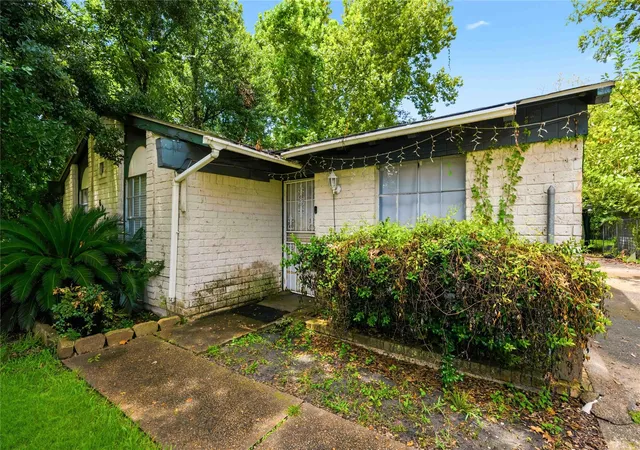 Photo 2 of Single family home for sale at 6929 Hoffman St, Houston, TX 77028 | MLS# 42205458 | Listing updated on 2026-08-20