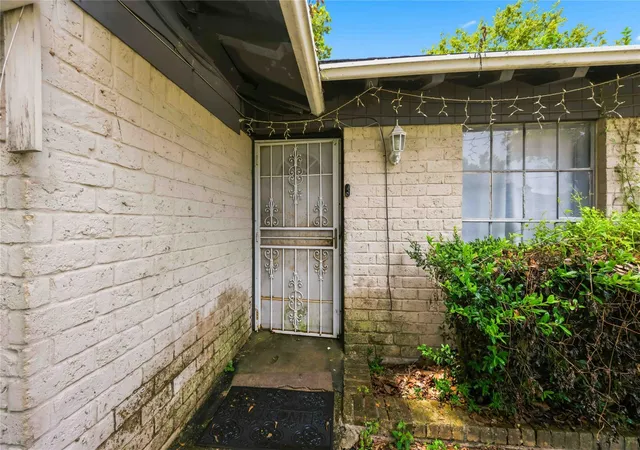 Photo 3 of Single family home for sale at 6929 Hoffman St, Houston, TX 77028 | MLS# 42205458 | Listing updated on 2026-08-20