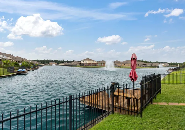 Photo 3 of Single family home for sale at 3719 Lake Bnd Shore Dr, Spring, TX 77386 | MLS# 22007146 | Listing updated on 2026-09-16