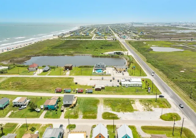 16th image of 323 Ocean Ave, Freeport, TX 77541 | MLS# 40779931