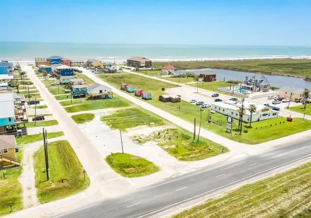 3rd image of 323 Ocean Ave, Freeport, TX 77541 | MLS# 40779931