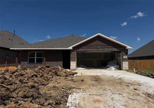 Photo 2 of Single family home for sale at 12200 Lexington Hts Dr, Willis, TX 77318 | MLS# 19660199 | Listing updated on 2026-08-24