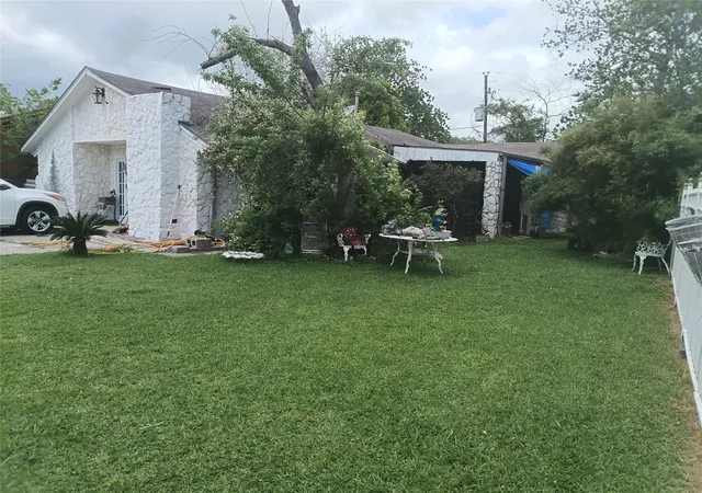 Photo 2 of Sale Pending at 17211 Woodburn Dr, Houston, TX 77049 | MLS# 67244069 | Listing updated on 2026-08-10