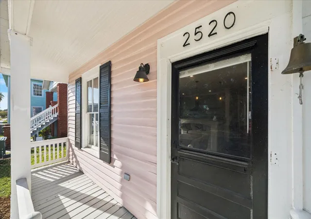 Photo 3 of Single family home for sale at 2520 Ave L, Galveston, TX 77550 | MLS# 66494927 | Listing updated on 2026-09-07