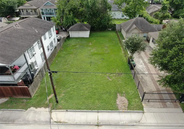 Photo 1 of Land for sale at 1611 Airline Dr, Houston, TX 77009 | MLS# 85745477 | Listing updated on 2026-09-09