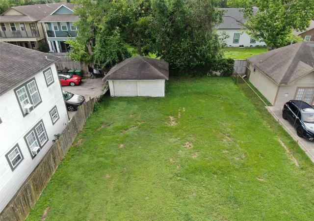 Photo 4 of Land for sale at 1611 Airline Dr, Houston, TX 77009 | MLS# 85745477 | Listing updated on 2026-09-09