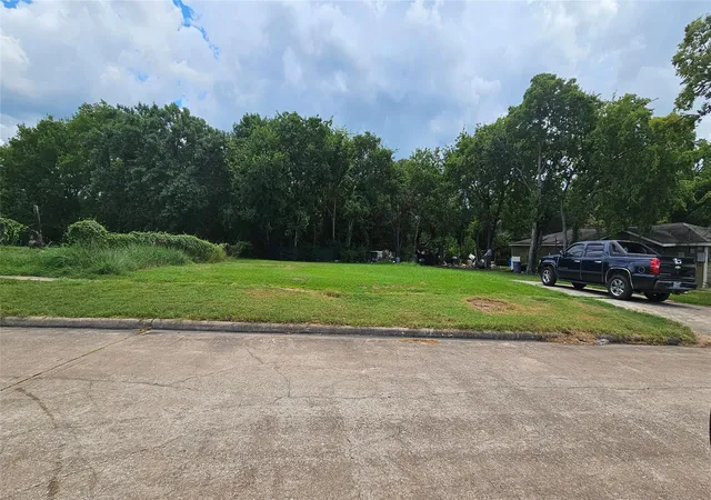 3rd image of 200 Avenue L, Baytown, TX 77520 | MLS# 62468185