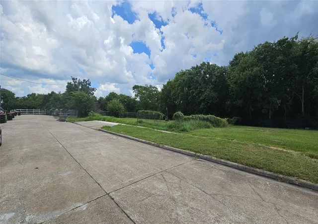 5th image of 200 Avenue L, Baytown, TX 77520 | MLS# 62468185